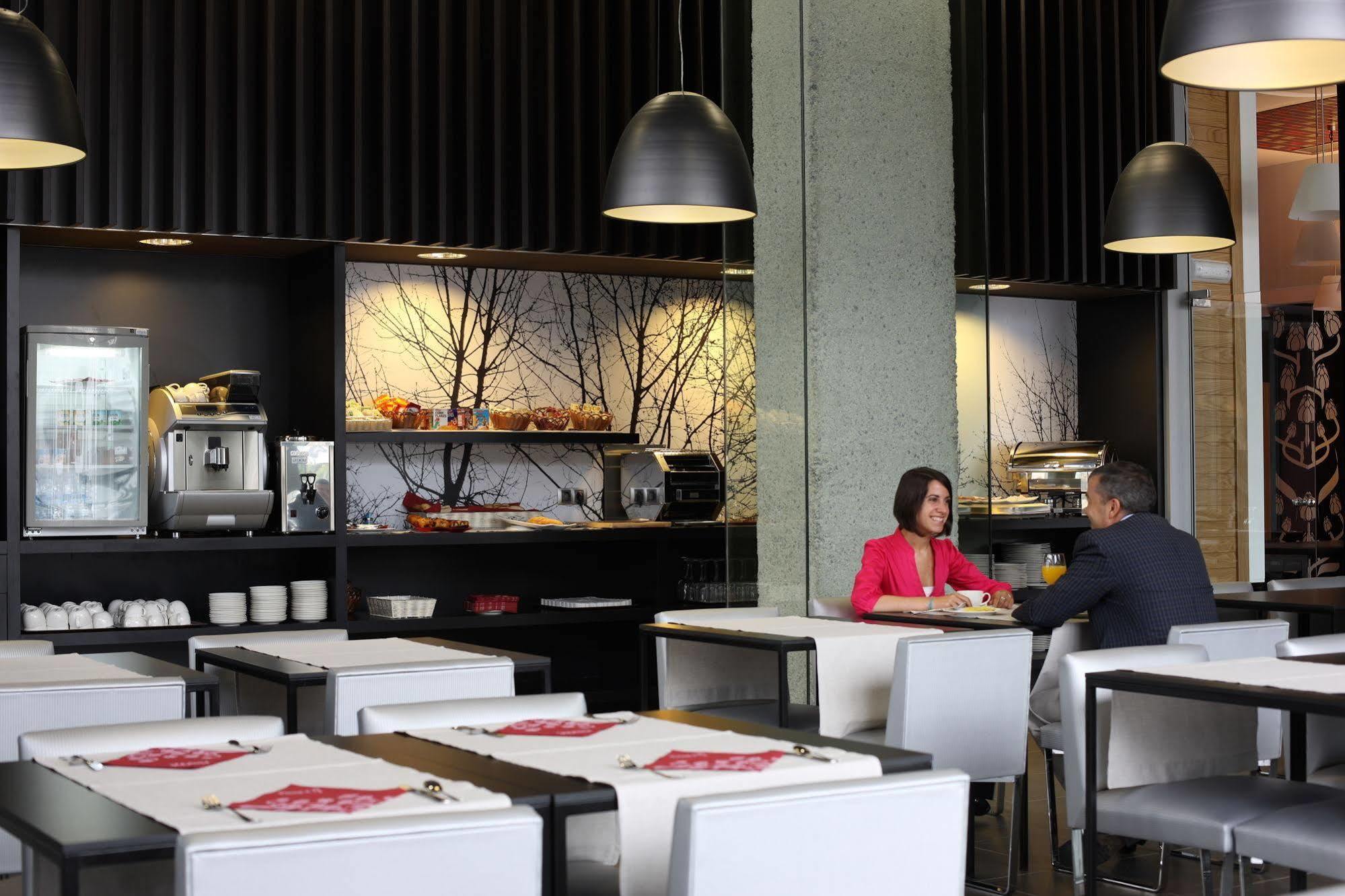 Aparthotel Sercotel Boulevard 4*